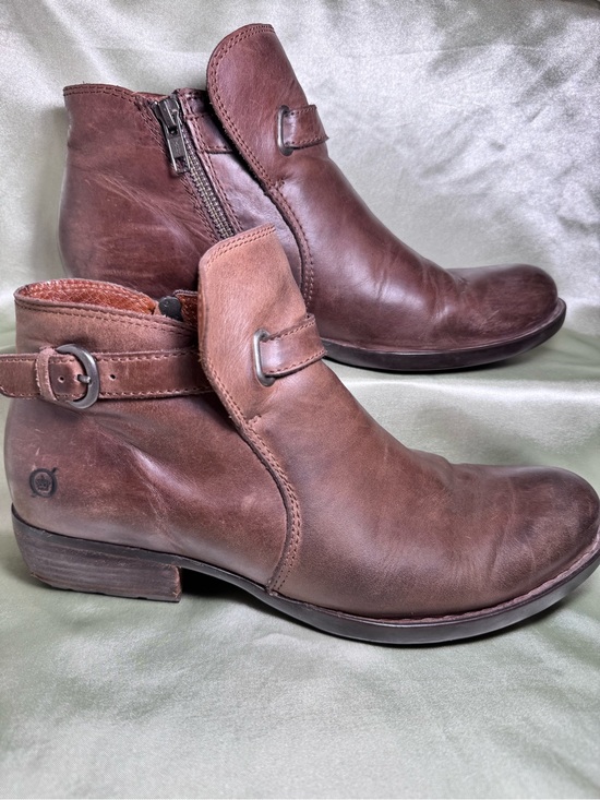 Shoes - Born Brown Leather Buckle Strap Ankle Boots D38606 COF14 Women’s Size 8.5
